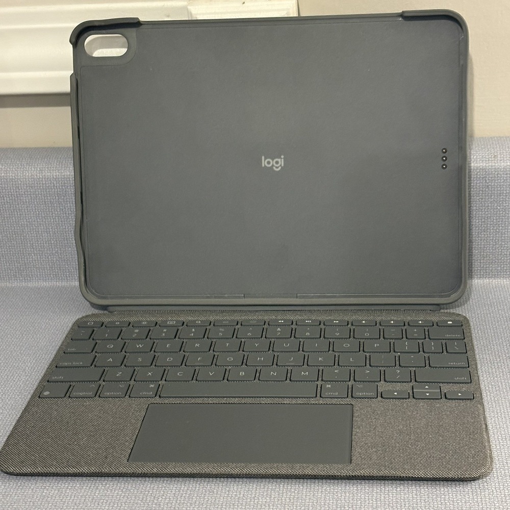 Logitech Folio Touch iPad Pro 11-inch (1st, 2nd, 3rd gen) Keyboard Case